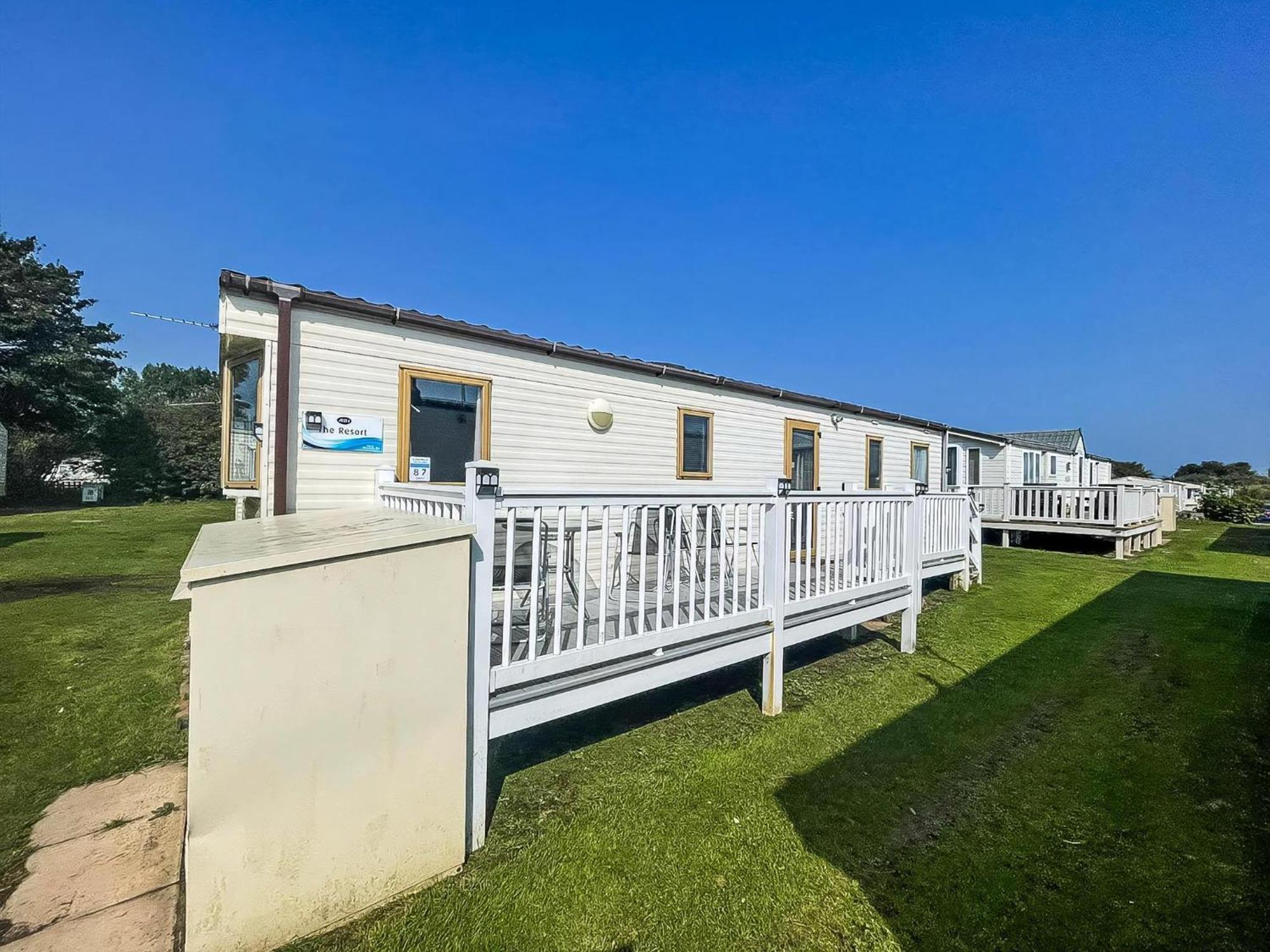 8 Berth Caravan With Decking At Sunnydale In Lincolnshire Ref 35087S Louth  Exteriér fotografie