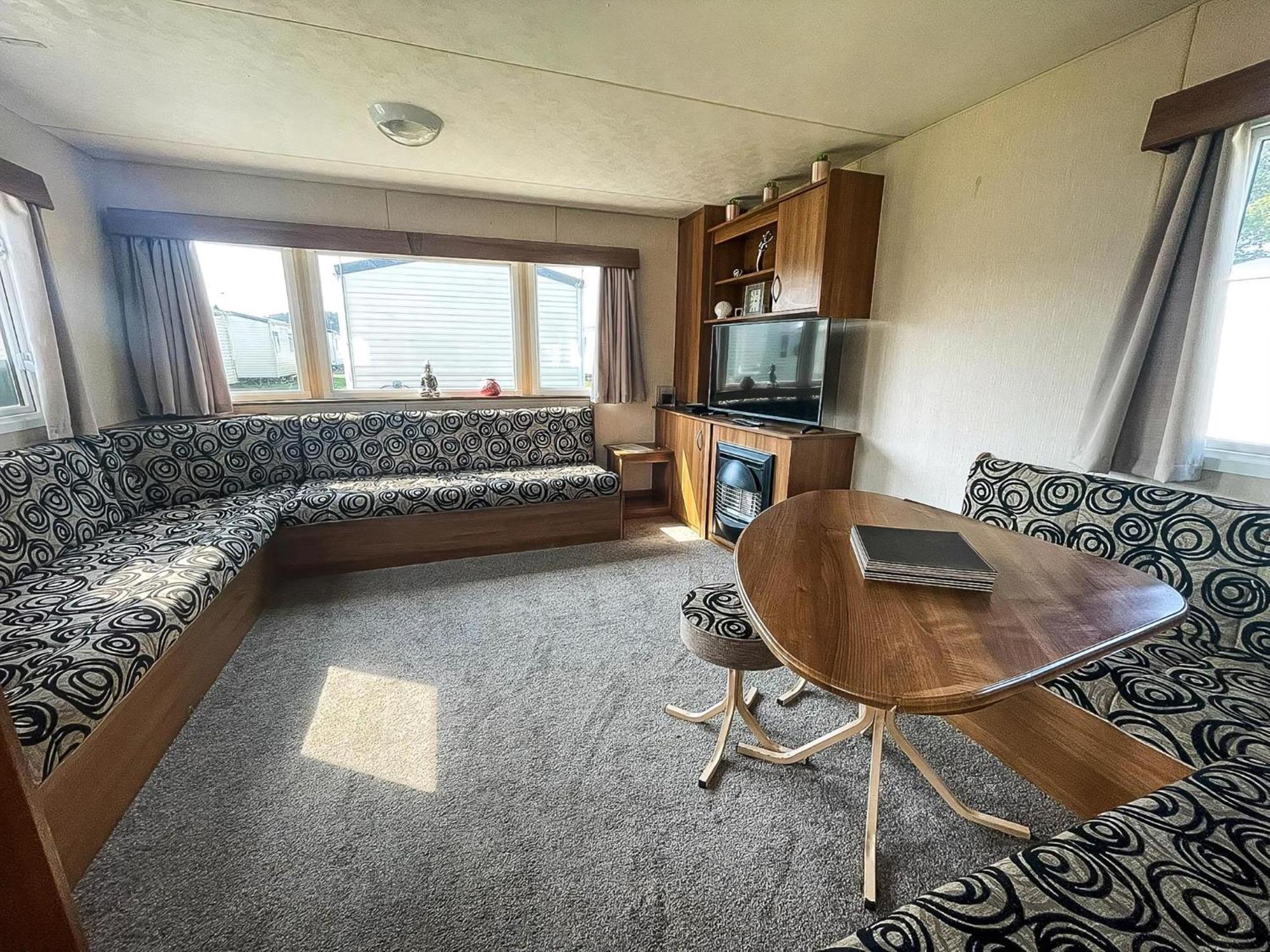 8 Berth Caravan With Decking At Sunnydale In Lincolnshire Ref 35087S Louth  Exteriér fotografie