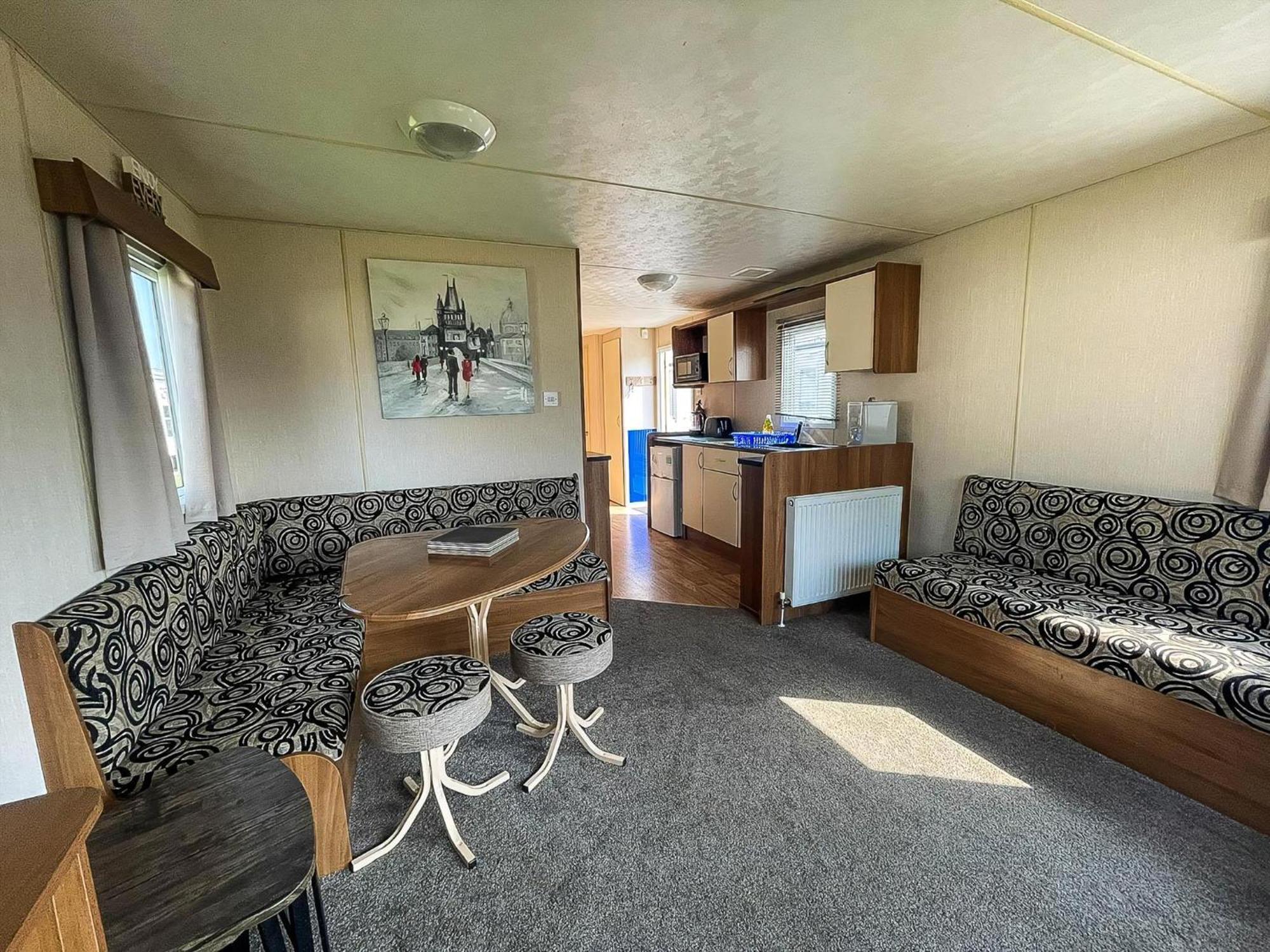 8 Berth Caravan With Decking At Sunnydale In Lincolnshire Ref 35087S Louth  Exteriér fotografie