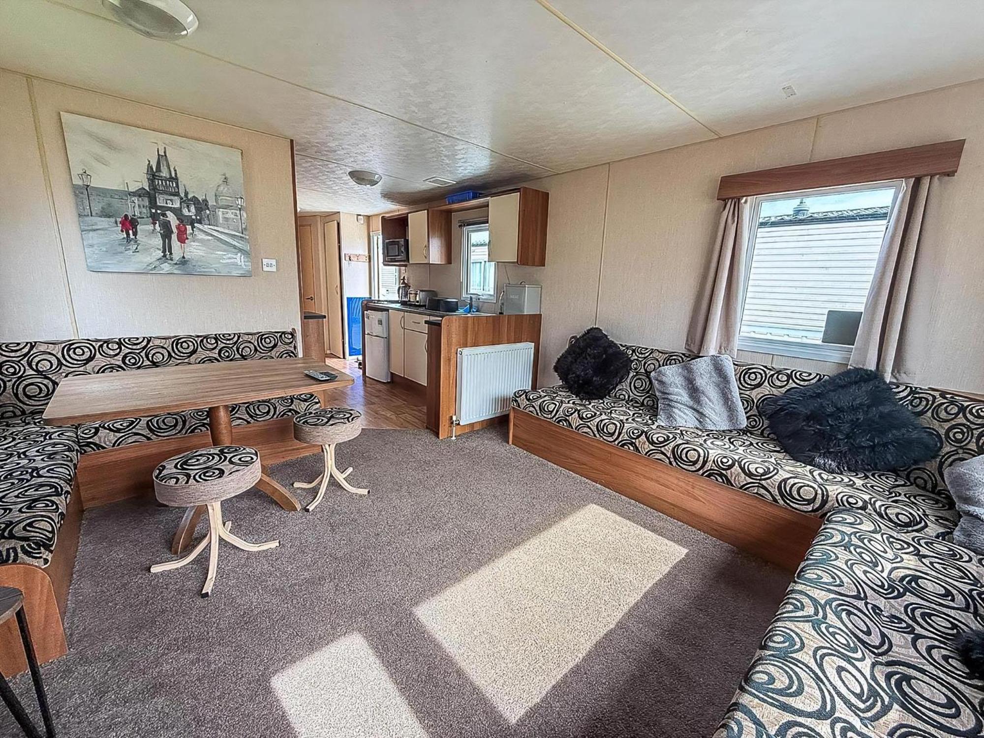 8 Berth Caravan With Decking At Sunnydale In Lincolnshire Ref 35087S Louth  Exteriér fotografie
